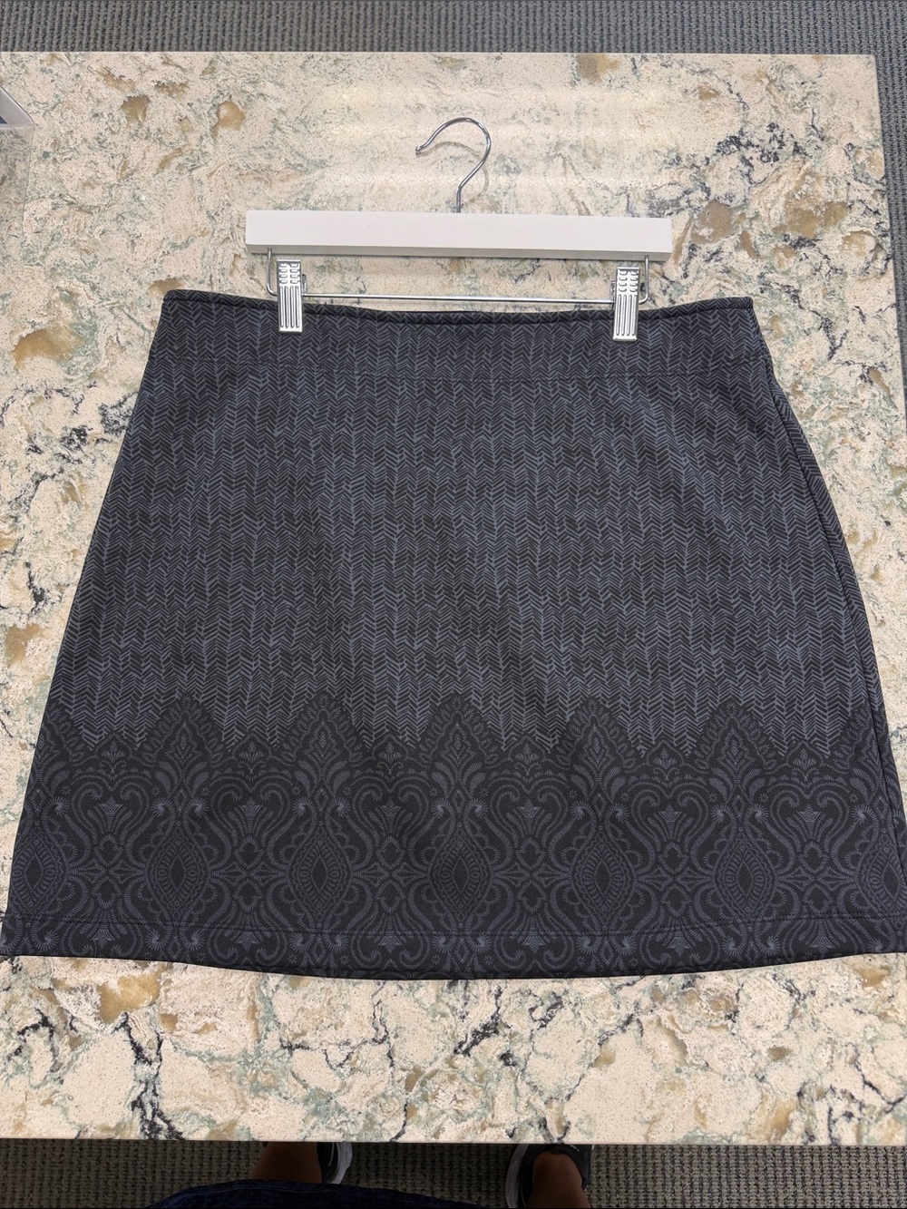 Athleta Gray Patterned Women’s Skirt Large